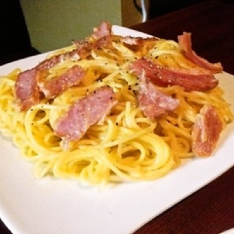 チーズたっぷりカルボナーラ(ミュージックバー ティーンスピリッツ)