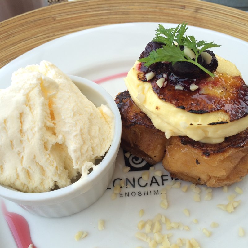 クリームブリュレのフレンチトースト(LONCAFE 湘南江の島本店)
