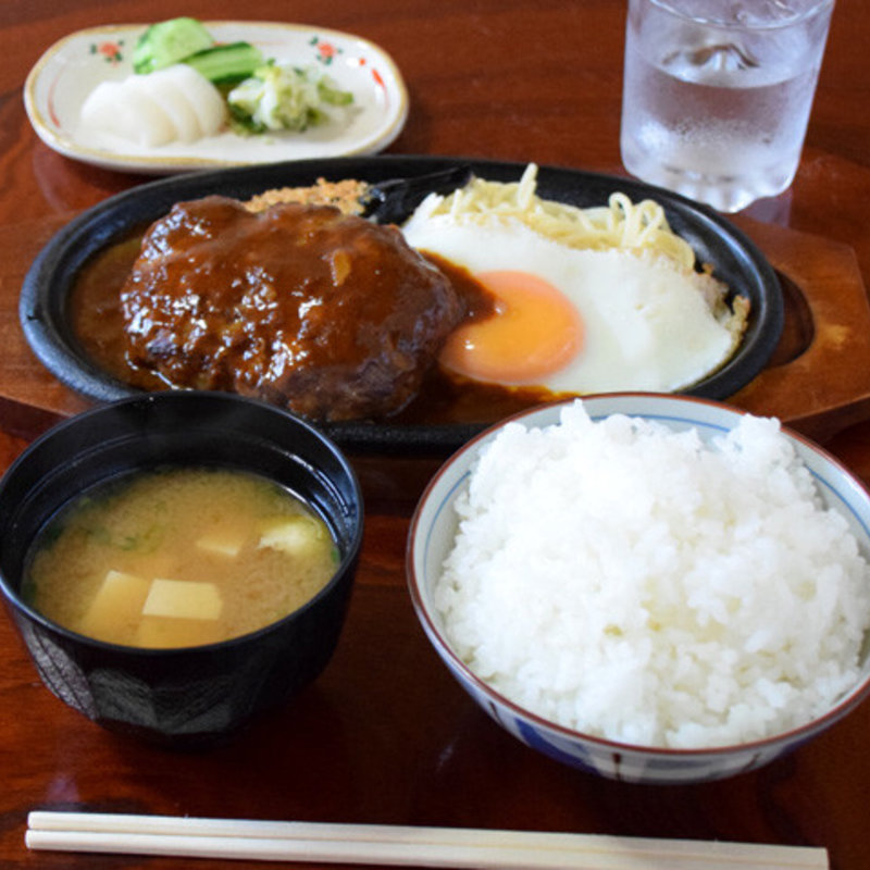 ハンバーグライス(中村とんかつ)