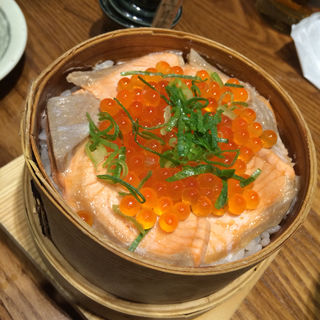 鮭とイクラのはらこごはん(牡蠣場 北海道厚岸)