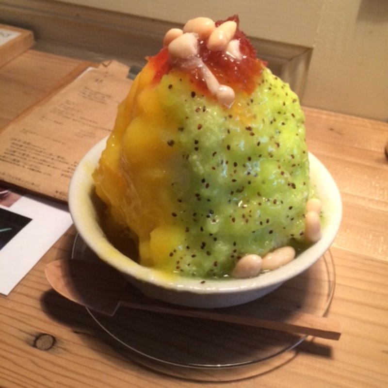 ふわふわしゃりしゃり　本日のかき氷(木と根 （kitone）)