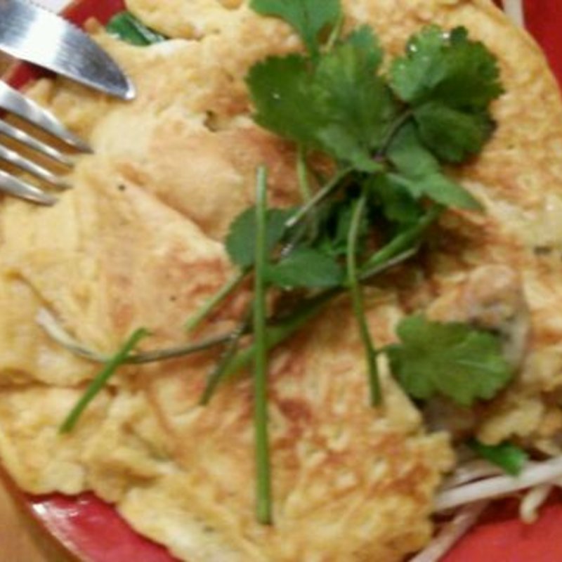 牡蠣のお好み焼き(タイ料理＆パクチー酒場 居空間)