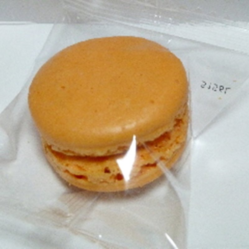 塩キャラメルマカロン(リンツ ショコラ カフェ 銀座店)