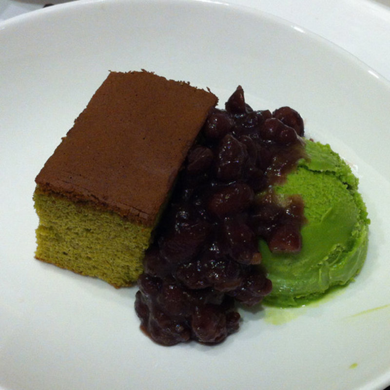 抹茶カステラと大納言抹茶アイス(つるとんたん TOP CHEFS)