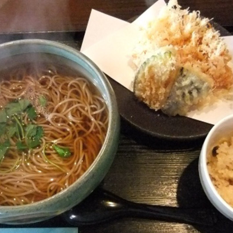 天ぷらそば(温)(そば酒房 蔵)