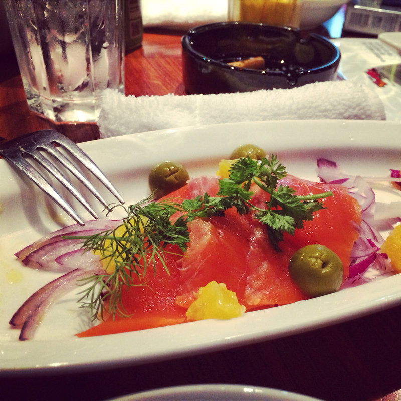 スモークサーモントラウトのカルパッチョ(パセラリゾーツ　秋葉原電気街店)