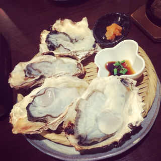 牡蠣の殻焼き(2個)(魚将亭)