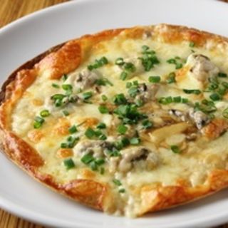 牡蠣といしり醤油のピザ(コガネイキッチン　WAI （ワイ）)