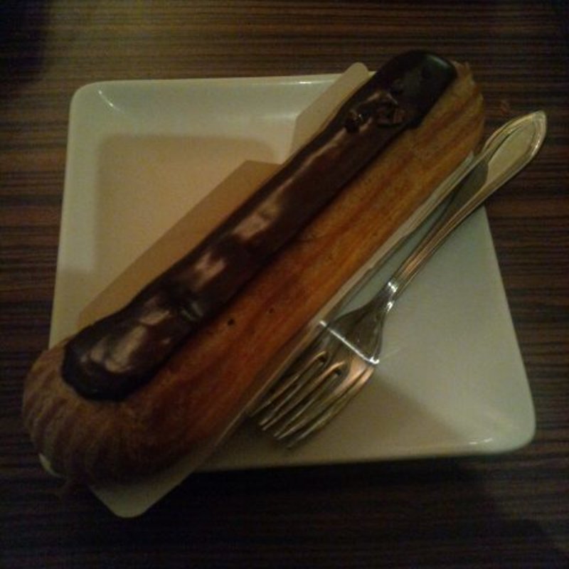 エクレアショコラ(メゾン カイザー カフェ 虎ノ門ヒルズ店 （Maison Kayser Cafe）)