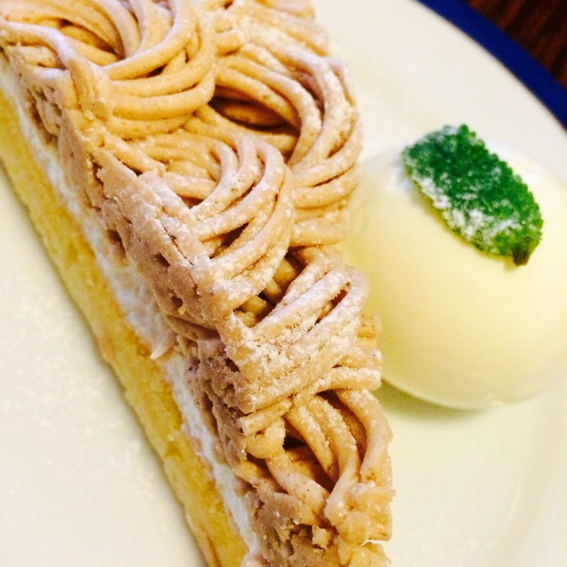 ケーキセット　モンブランのタルト(ブーガルーカフェ 四条店 （boogaloo cafe）)