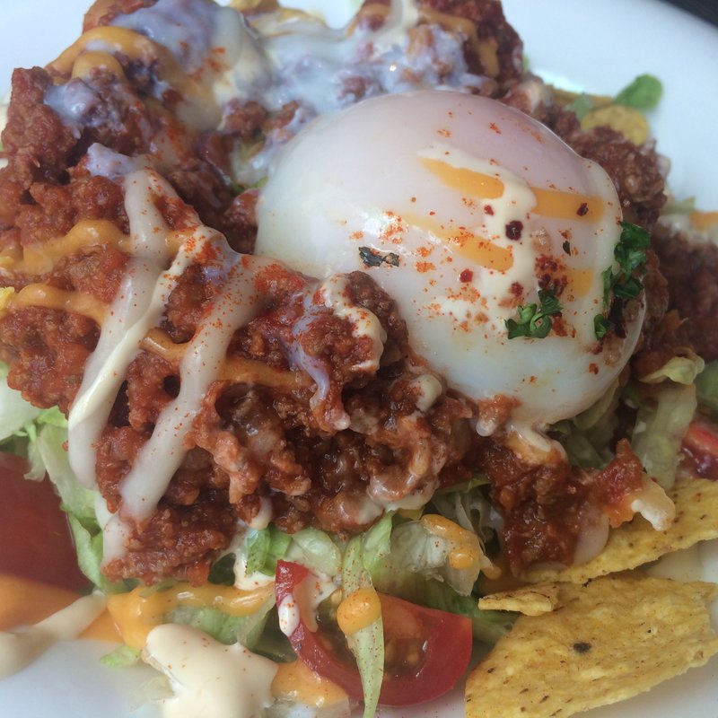 半熟卵乗せタコライス(hole hole cafe＆diner 池袋 （ホレホレ カフェアンドダイナー）)