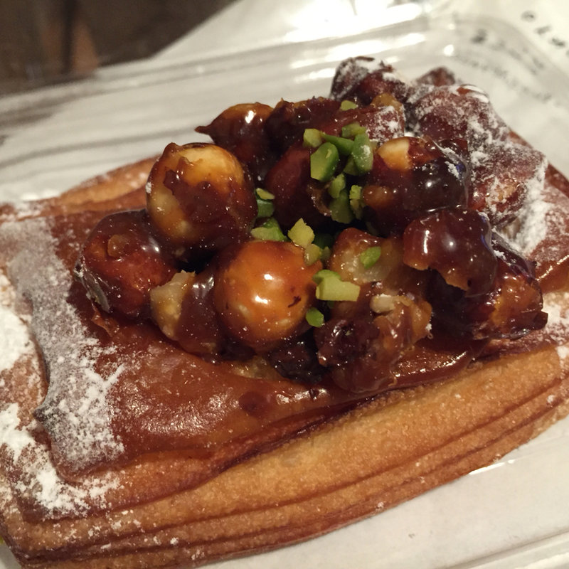 キャラメルナッツデニッシュ (ゴントラン シェリエ 渋谷店 （GONTRAN CHERRIER）)