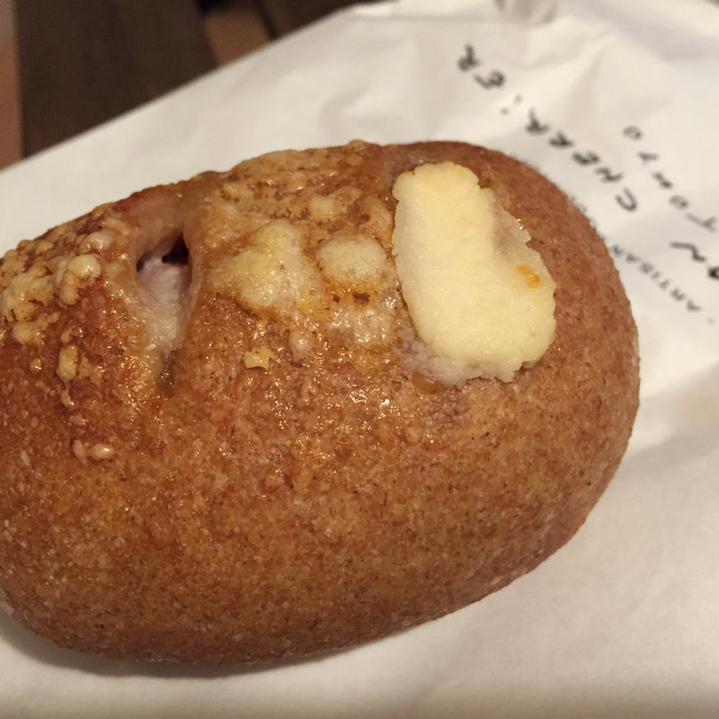 ベーコンとカマンベールのコンプレロール(ゴントラン シェリエ 渋谷店 （GONTRAN CHERRIER）)