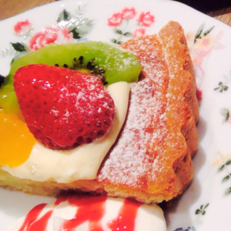 フルーツタルト(Shinzi Katoh Cafe Dining シンジ カトウ カフェ ダイニング)