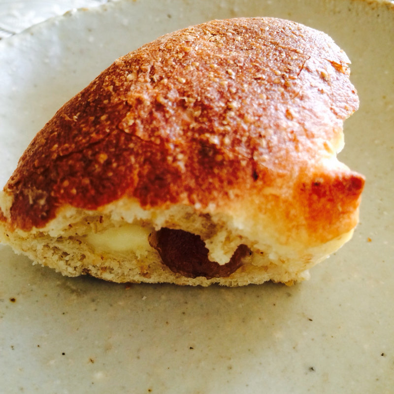 カマンベールパン(マンジャーレ)