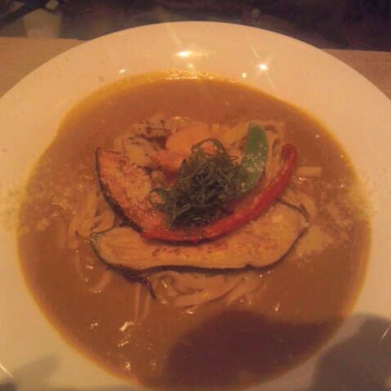 夏野菜とえび天ぷらの豆乳カレーパスタ(めん、色いろ。いつでも、おやつ。 武蔵小杉)