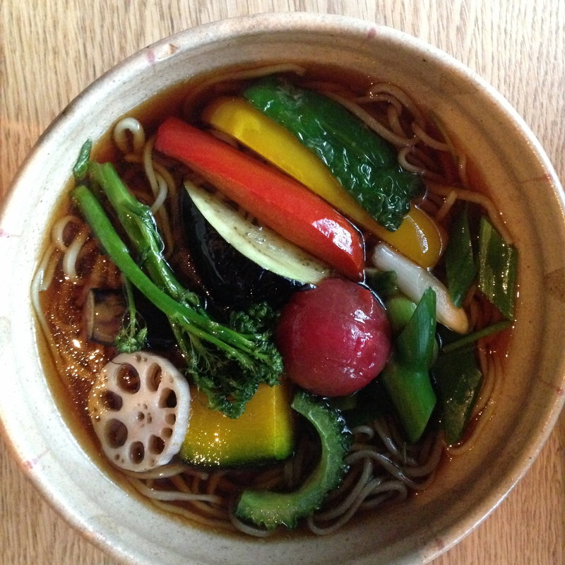 素揚げ野菜のっけ蕎麦（温）(蕎麦　一 )