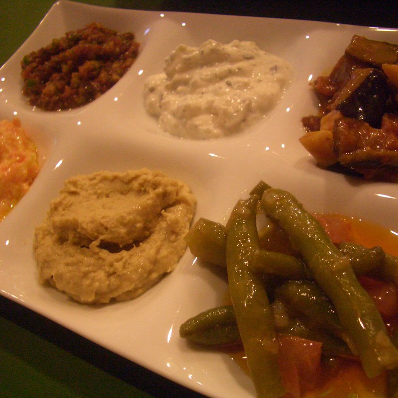 本日の前菜盛り合わせ6種(トルコ料理店 アラプスン)