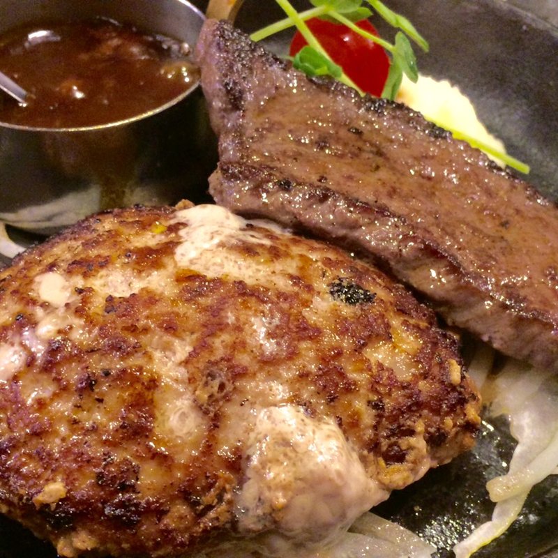 ハンバーグ＆カットステーキセット(津の田ミート つかしん店 （ツノダミート）)