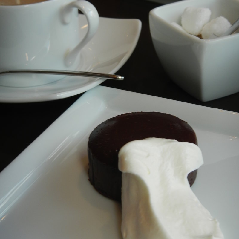 ショコラケーキセット(ノイハウス 銀座本店)