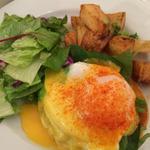 シナモンズエッグベネディクト(hurf)付け合せホームフライ(Cinnamon's Restaurant)