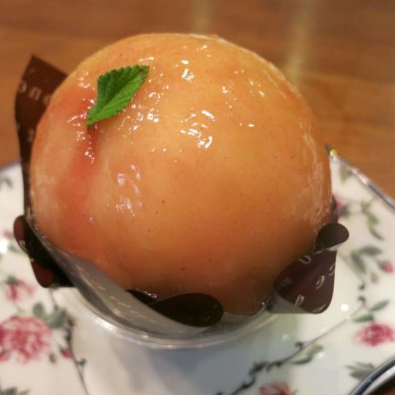 まるごともものタルト(パティスリー　ソワール)