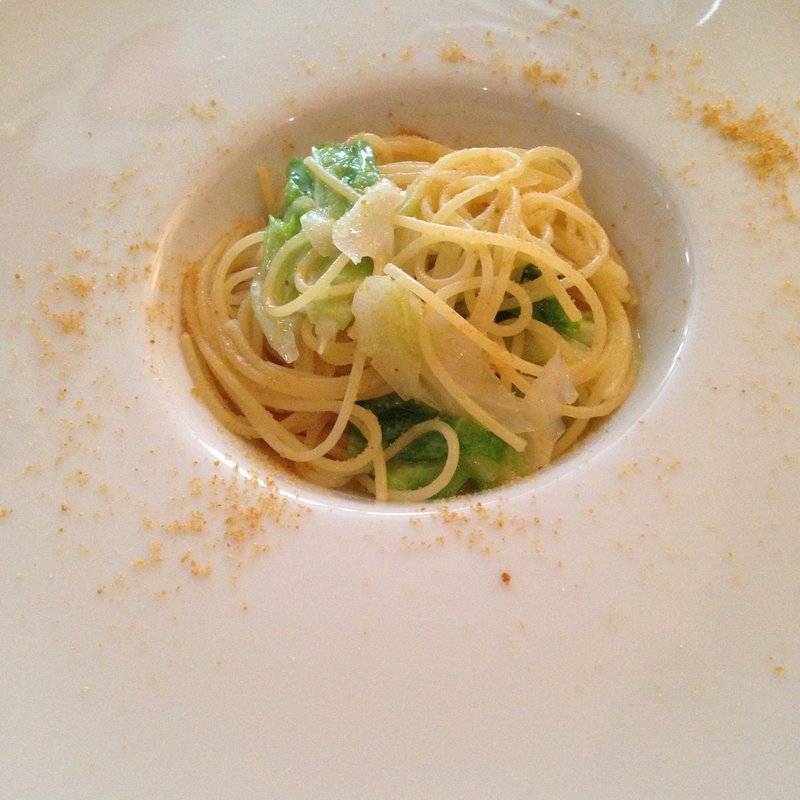 オイルとキャベツ、カラスミのパスタ(ステア （stair）)