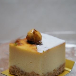 ベイクドチーズケーキ(パティスリー　ミナチューレ　 （Patisserie de Miniature）)