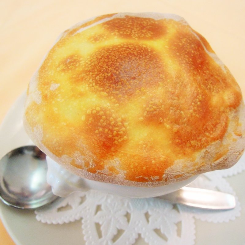 森の茸とカニのツボ焼き(ストロバヤ)