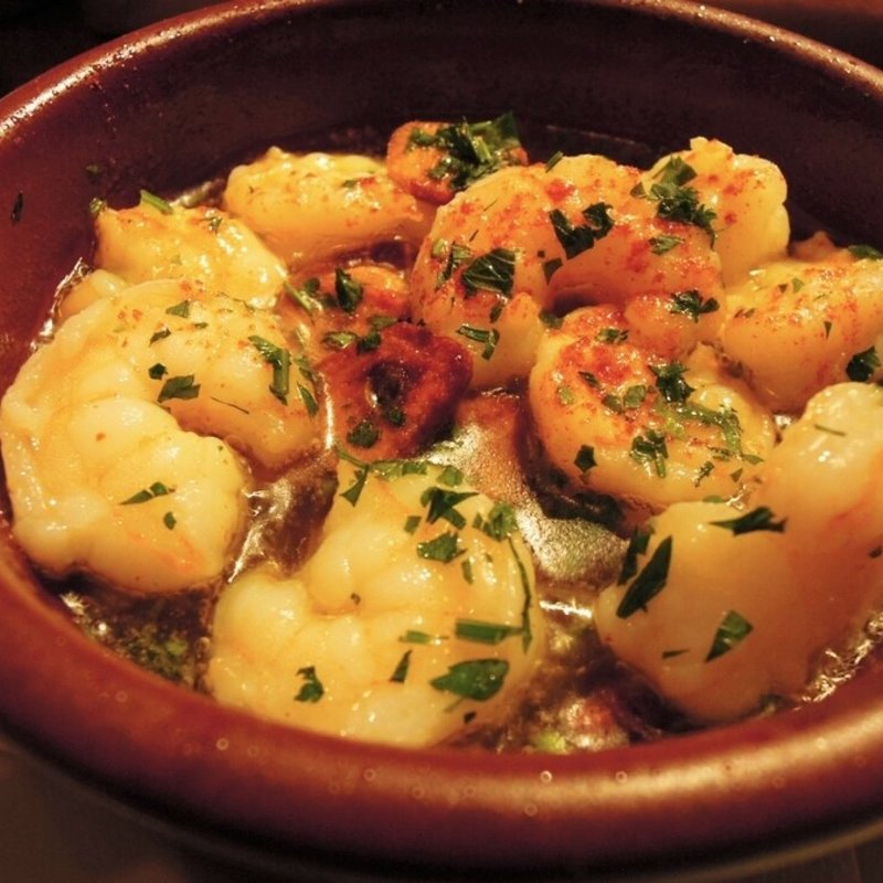 エビのアヒージョ　(BAR MAQUO バルマコ)