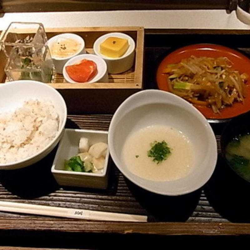 ヒルズレディース定食(ベジタブルハウス ヤサイヤメイ)