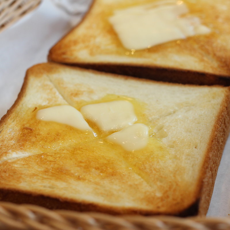 厚切りトースト(ベッカライ徳多朗 Yotsubako )