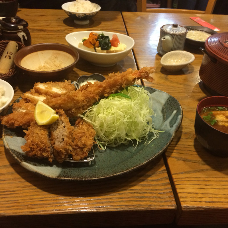 厚切り重ねカツと青しそミンチカツ膳(とんかつ 豚ゴリラ （ぶたごりら）)