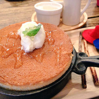 ぐりぐらホットケーキセット(絵本と珈琲 ペンネンネネム green 大阪店 （ペンネンネネム グリーン）)