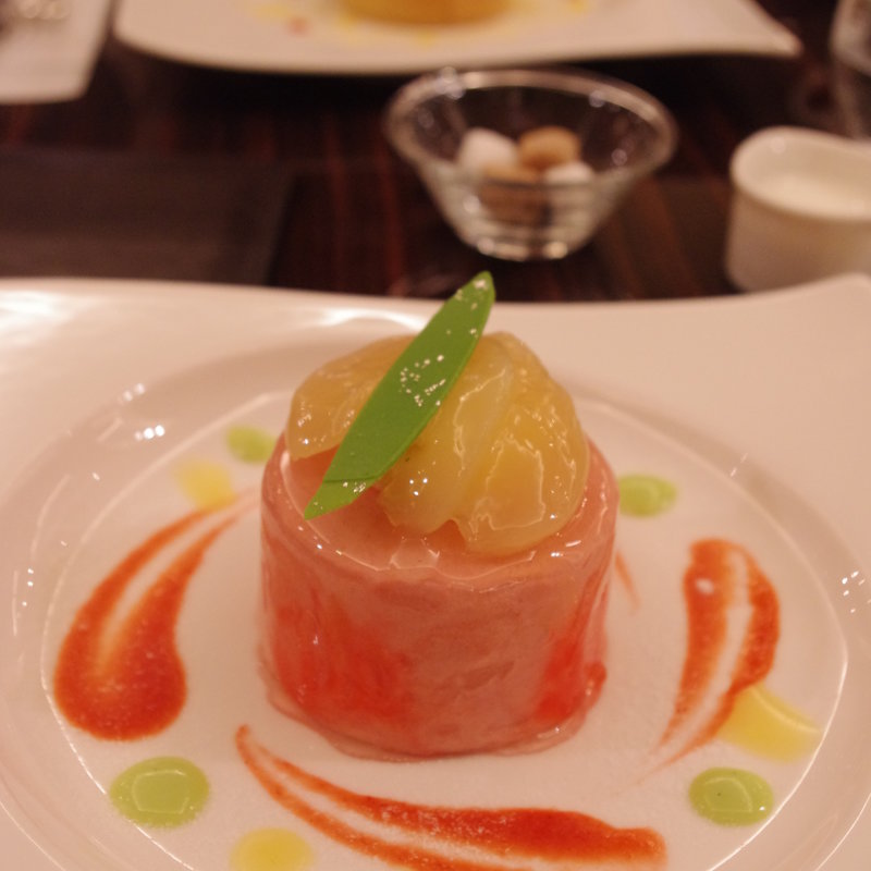 桃とバニラのムース(銀座メゾン アンリ・シャルパンティエ)