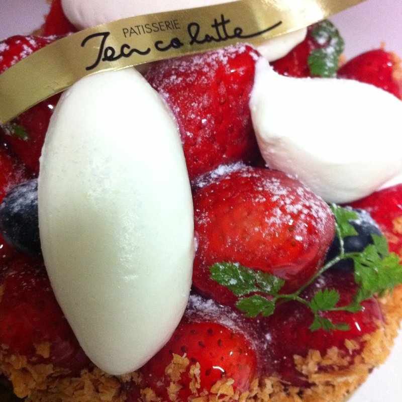 贅沢イチゴタルト（4号）(ティコラッテパティスリー香里園)