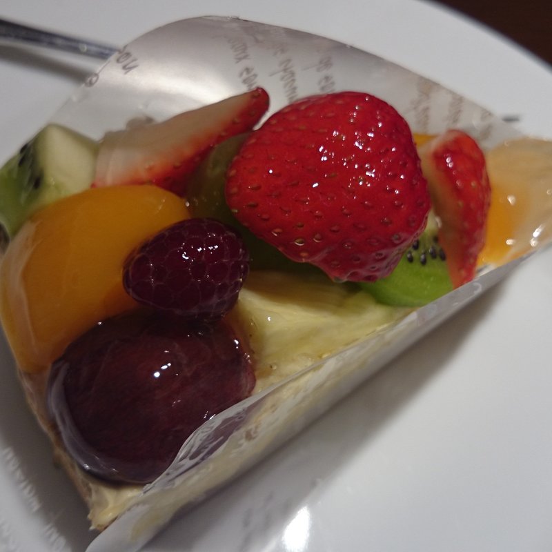 8種類のフルーツタルトセット(りくろーおじさんの店なんば本店)