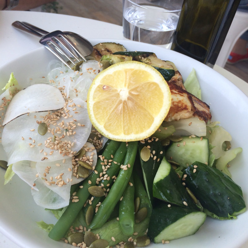 フレッシュグリーン&グリルチョップサラダ(bills 横浜赤レンガ倉庫)