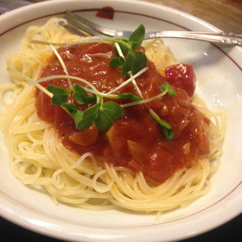 つめたいトマトのカッペリーニ(鉄板焼屋 人生の楽園 （じんせいのらくえん）)