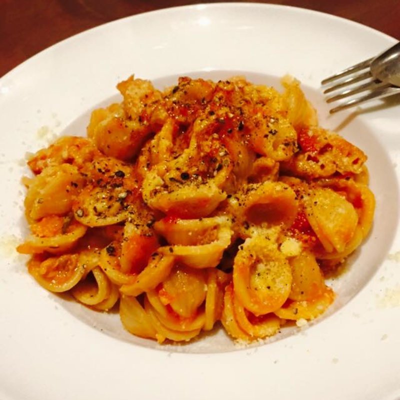 トマトクリームソースのオレキエッテ (アンブラ)