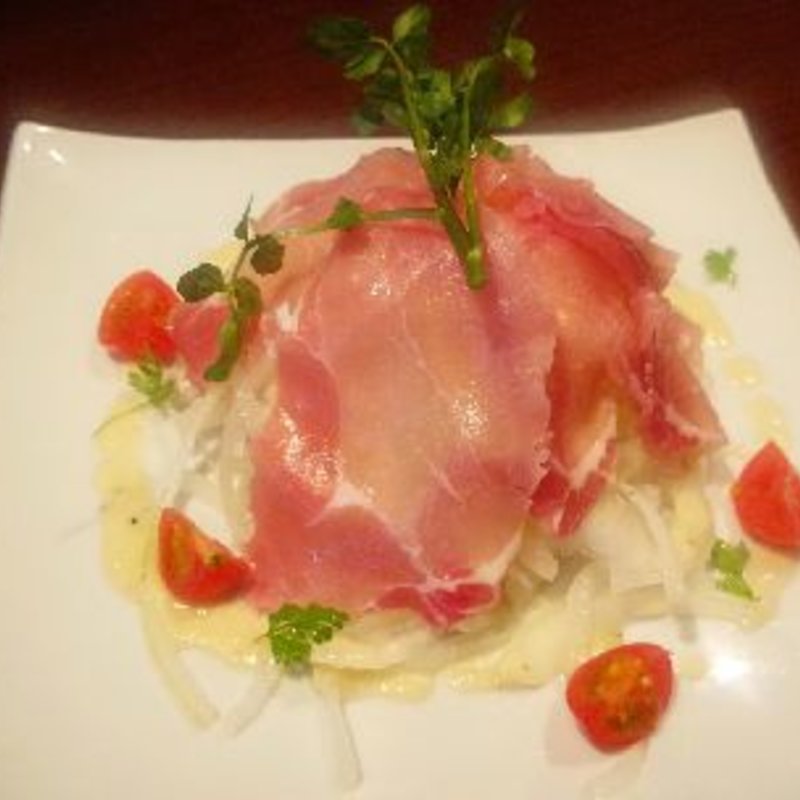生ハムとオニオンのサラダ(茶屋 草木万里野 上尾店)