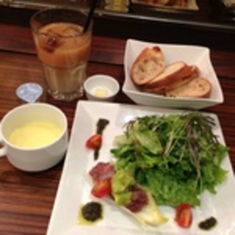 サラダランチ(メゾンカイザー コレド日本橋)