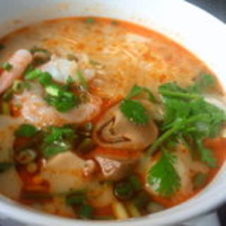 トムヤムクンの汁そば(タイレストラン 沌-Thong- コレド日本橋店)