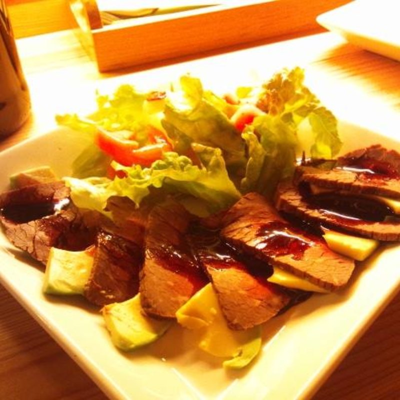 自家製ローストビーフとアボカドのミルフィーユ(TODDYS 船橋店 （トディーズ）)