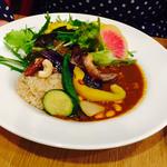 大豆ミートとお豆のベジたまなカレー(たまな食堂 （【旧店名】アースアートカフェ　青山）)