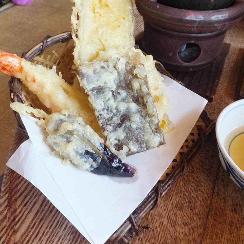 天麩羅盛合わせ(たらいうどん椛や （もみじや）)