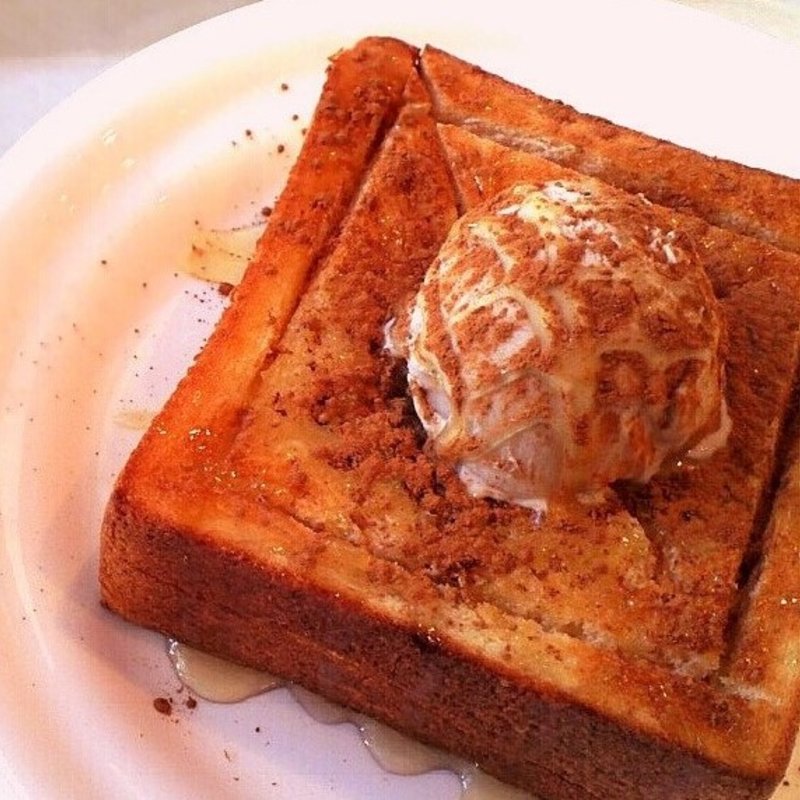 シナモントーストセット　(カフェ・ディ・フェスタ)