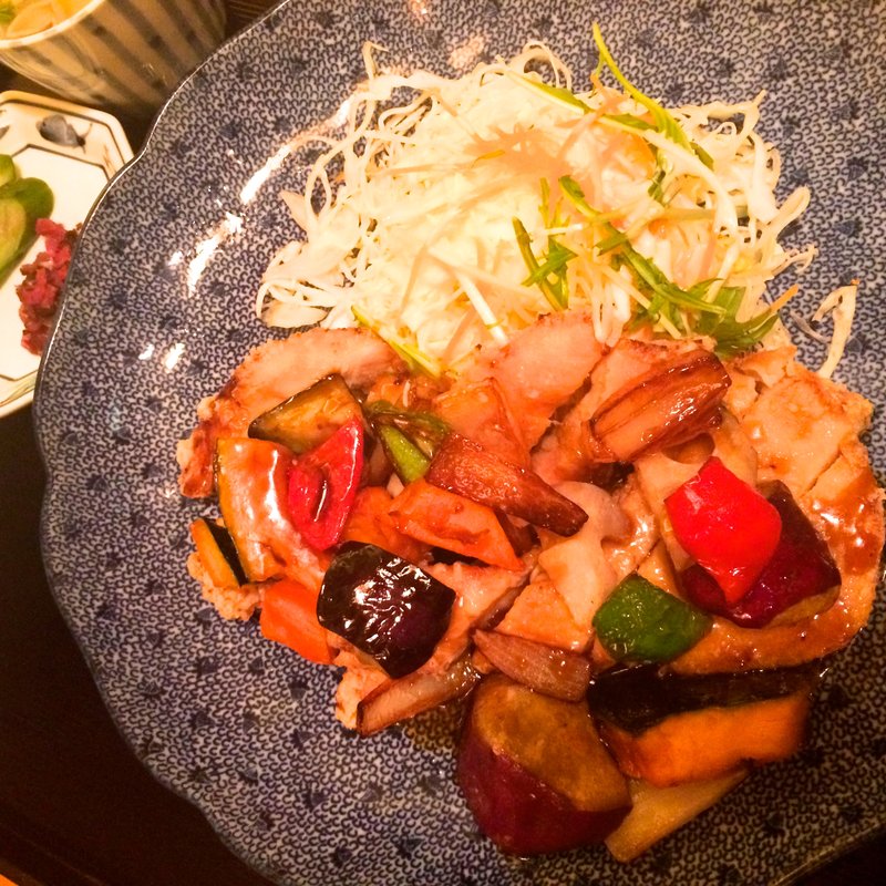 国産若鶏とたっぷり野菜の黒酢あんかけ定食(地鶏や 新宿パレットビル店 （じどりや）)