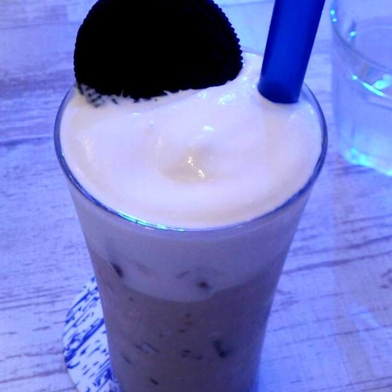 オレオ・バニラ・ラテ(Cafe Holiday)