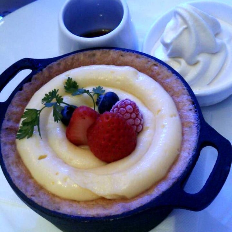 ゆめのか苺のシフォンパンケーキ(Cafe Holiday)